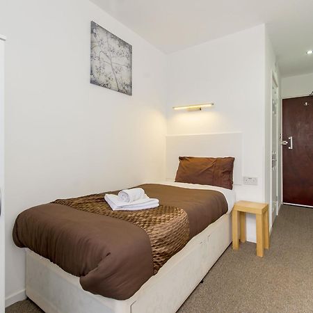 The Cotswold Nottingham Quarto foto