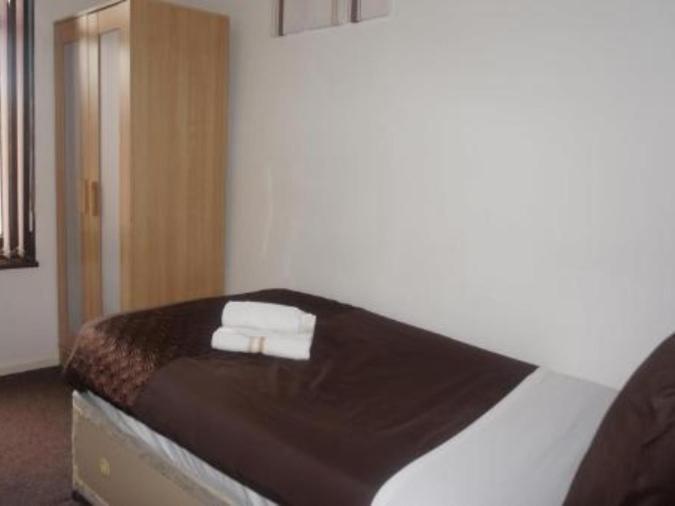 The Cotswold Nottingham Quarto foto