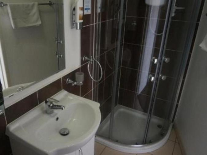 The Cotswold Nottingham Quarto foto