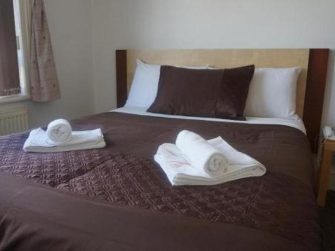 The Cotswold Nottingham Quarto foto