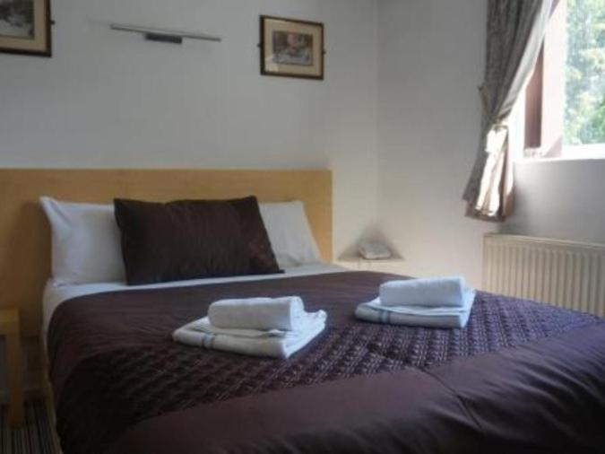 The Cotswold Nottingham Quarto foto