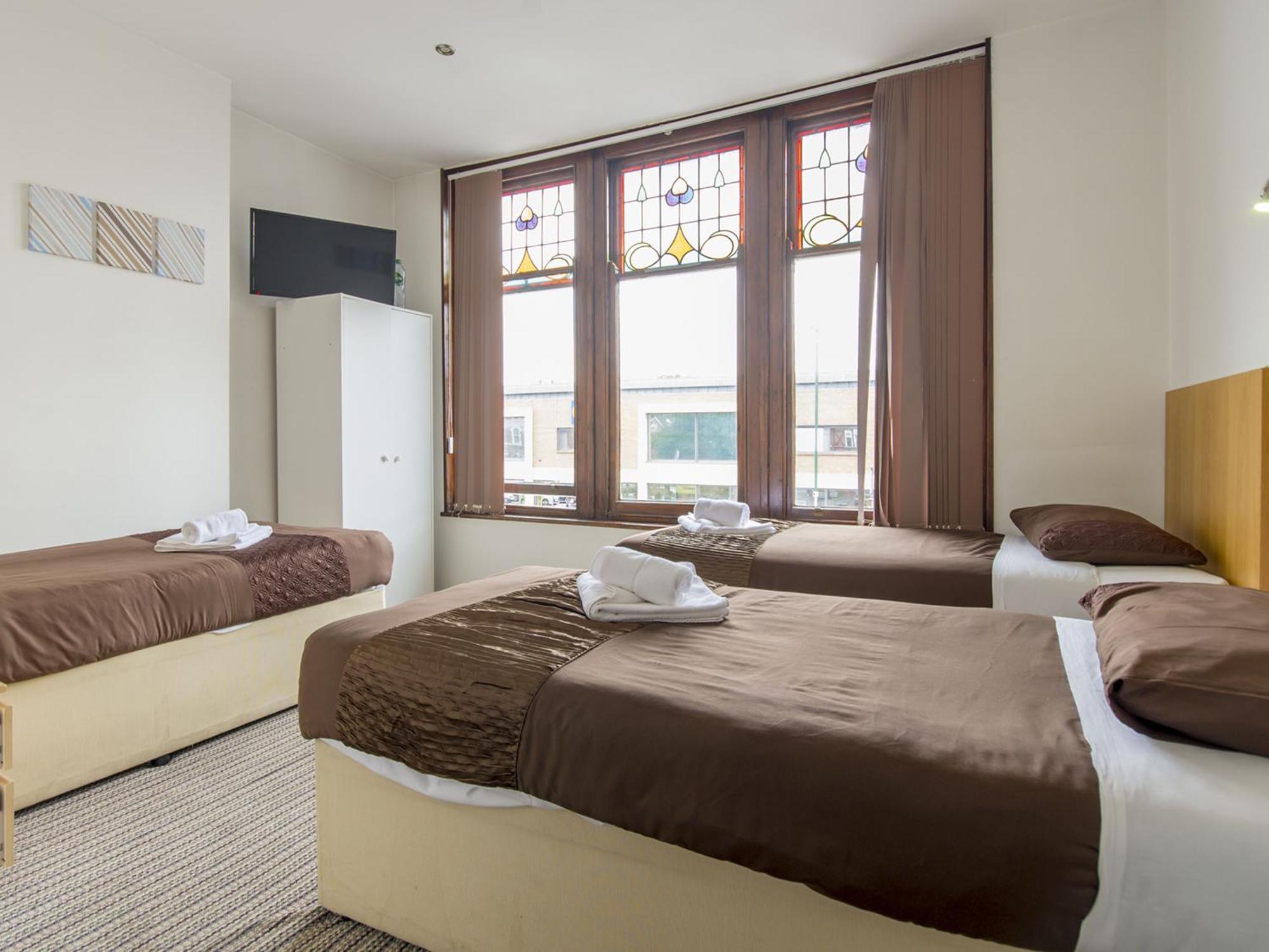 The Cotswold Nottingham Quarto foto